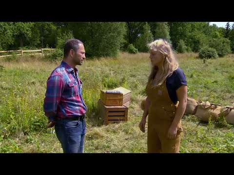 Paolo Roberto berättar för Helena Hedqvist att hon ska till Torpet - Farmen (TV4)