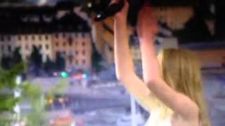Zara Larsson - "When worlds collide" LIVE Allsång på Skansen