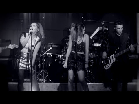 Trupa cover Life On Mars - One