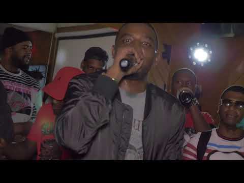 Qwan Yola Live At Courtside [Shot by @TeeGlazedIt]