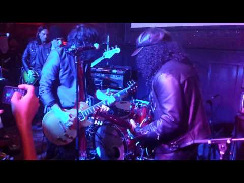 Slash & Gilby Clarke Perform The Beatles Classic "Come Together"