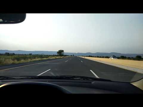 Toyota Vitz VS Suzuki Mehran | Race On Lahore Islamabad Motorway Video