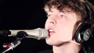 Barns Courtney - &quot;Hands&quot; (Live at WFUV)