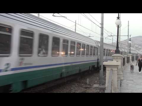 IC 553 DI SCENA IN VIA MARINA!!