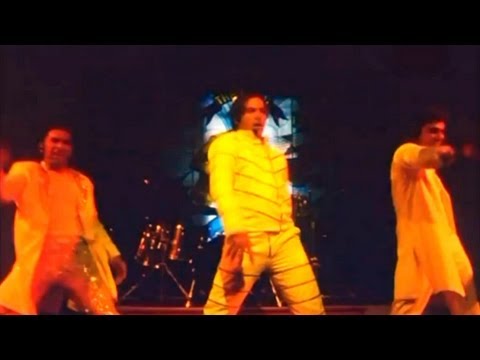 Meri Neend Udd Gayi Hai — watch video