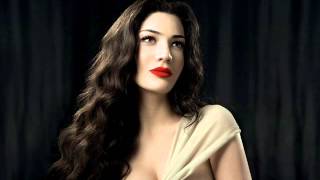 Ivi Adamou - La la love