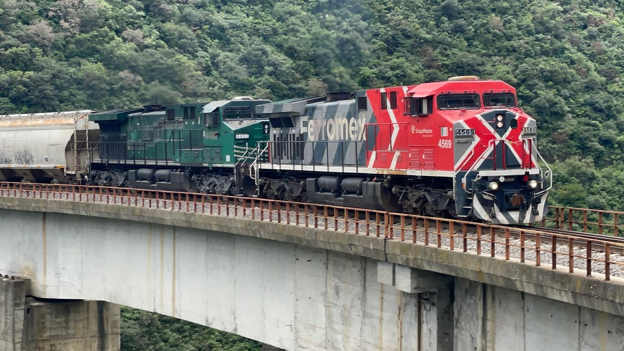 Trenes pasando el viaducto de Vaquería y Acultzingo!!