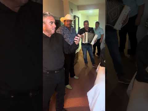 EL GALLO DE LA FRONTERA Y SANTAFE KLAN #music #humor #viralvideo #horse #viral #agro #santafeklan