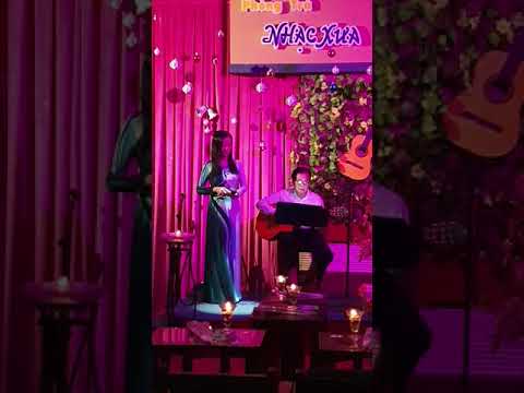 Thể hiện bởi Minh Oanh