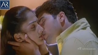 Seethakoka Chiluka Movie Scenes  Navdeep and Sheel