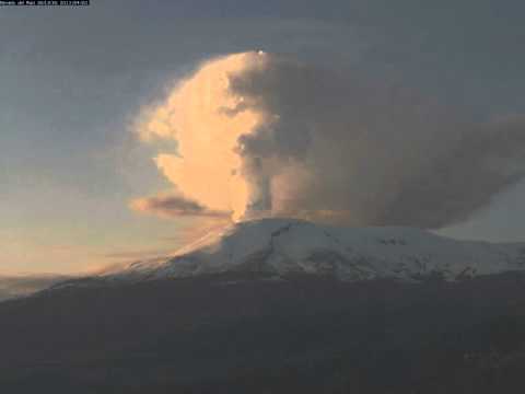 volcano Nevado del Ruiz 20 4 2012