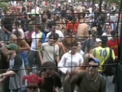 Street Rave Parade - Bologna 2004 -(Tannoizer - Industrial/Speedcore Dj set)