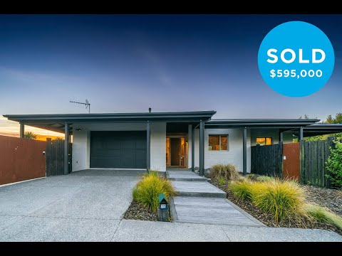 70 Queens Ave, Waikuku Beach (Najib Real Estate)