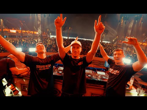 Video thumbnail for Heat Of The Moment