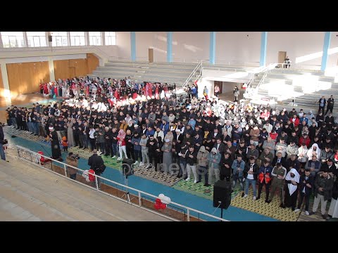 Festohet Fitër Bajrami në Gjirokastër, besimtarët urojnë për më shumë mbarësi e begati