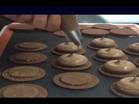 The Most Satisfying Videos In The World   Cake Awesome   artistic skills