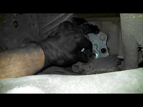 Front axle disconnect assembly 2005 Chevrolet Trailblazer CV axle passenger side