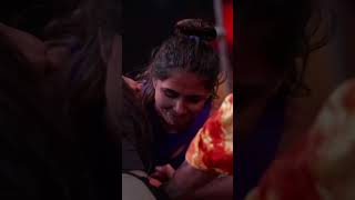 Download lagu Arm Wrestling between two tough girls! mp3