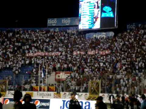 "La Ultra Fiel, Olimpia Campeon de Honduras clausura 2010, titulo 23" Barra: La Ultra Fiel &bull; Club: Club Deportivo Olimpia