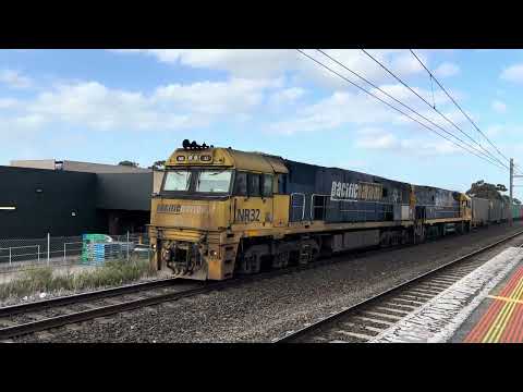 Pacific National NR32 NR48 5MA5 train Hoppers Crossing Station