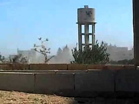 رصد للحظة اقتحام الحاجز الشمالي لبلدة عتمان في ريف درعا من قبل لواء أهل السنة