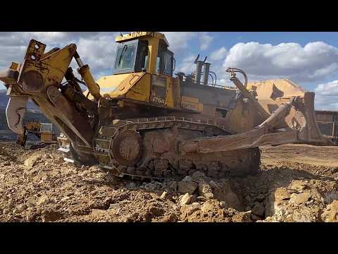Cat D11 vs Komatsu D475: Power and Precision in Heavy Dozing