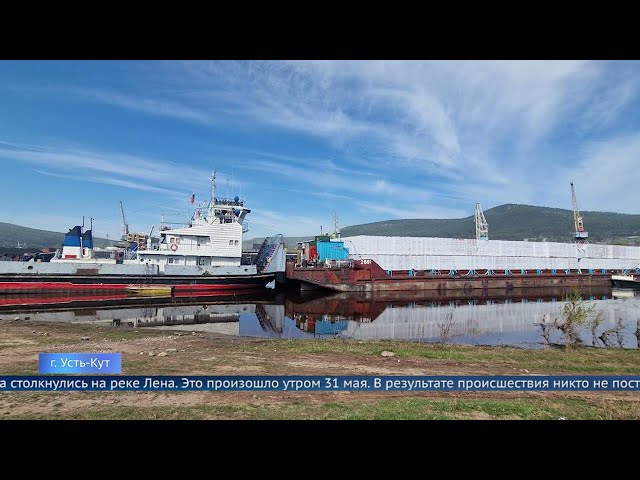 На реке Лена столкнулись теплоходы
