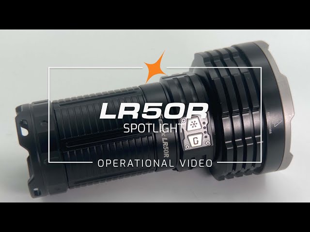 كشاف الإضاءة المركزة LR50R بقوة 12000 شمعة مع حساس من Fenix