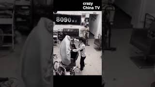 理髪店で命落とす奴（中国）