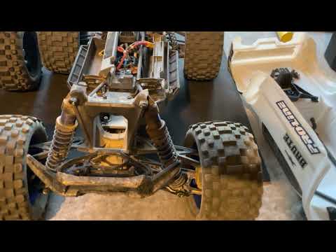 Traxxas X-MAXX WITH HOT RACING DRIP!!! SWAY BAR KIT CLOSE UP IN YOUR FACE BABY!