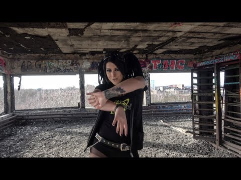 INDUSTRIAL DANCE | One Take | La Dy Flauschig | Faderhead