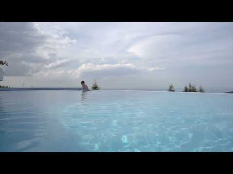 Castelnor - Infinity pool exterior