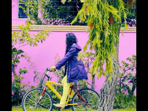 Catalina Avila - Mi Bicicleta (Video Oficial)