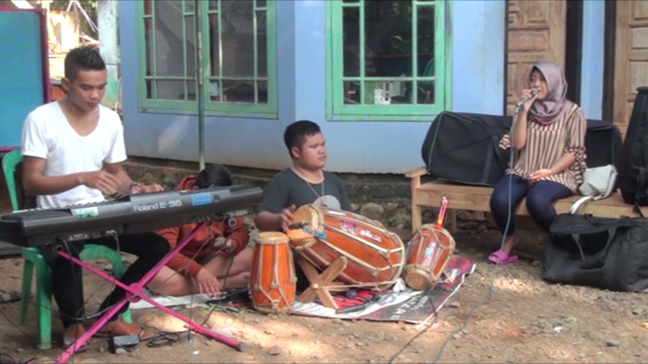 DEEN ASSALAM new VERISTA music (versi latihan) voc. Ita novita