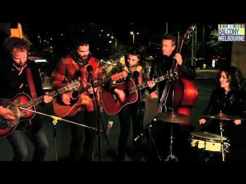 THE TRACY MCNEIL BAND - MELODY BREAKERS (BalconyTV)