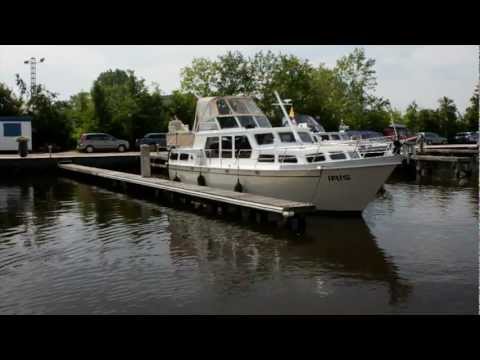 De Schiffart Yachtcharter - Kruiser Iris - Motorboot huren in Friesland