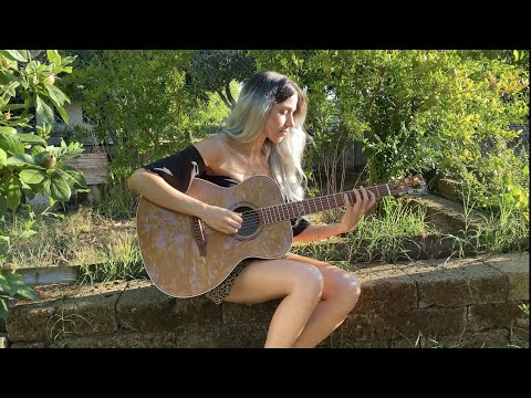 Simona Sansovini - Acoustic Fingerstyle Blues Guitar