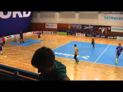 REPUBLIC CUP 2013 - FBK Devils Sokol Val. Klobouky - 1.SC WOOW Vítkovice (1:4) - 1.část