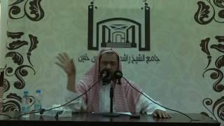 حكم لبس الكاب الأسود للنساء image