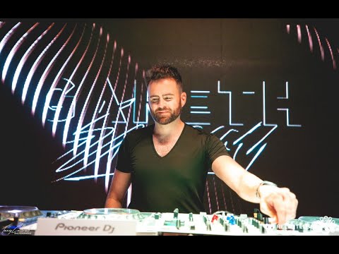 Gareth Emery  feat Lucy Saunders   Fight the Sunrise  Daniel Kandi s Rise Mix