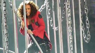 Alicia Keys Live Caged Bird &amp; Love is Blind 04-06-2010 @ Staples Center LA
