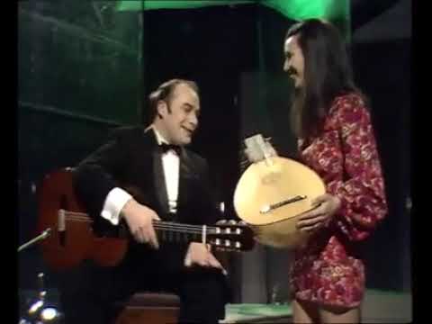 Julian Bream Talks about his Lute (1969)