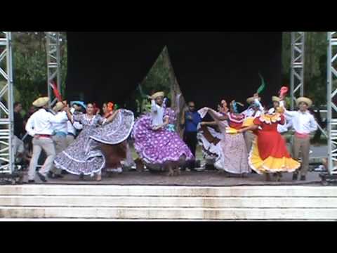 Gíbaro de Puerto Rico-"Fiesta en Borinquen"-Seis del Pañuelo