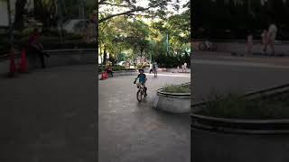 Wow.. the kids can ride the bike in a lesson!