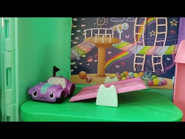 Vídeo relacionado con Figuras familiares de casa de muñecas, juego de personas de madera, grupo de figuras flexibles, colección de escenas de juegos de rol, grupos largos de muñecas, salas de juegos creativas, salas de
