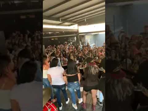 Daniela Calvario 🔴 Dime ,Supiste Hacerme Mal y Hablame de ti 18.05.19 / le canta a fans