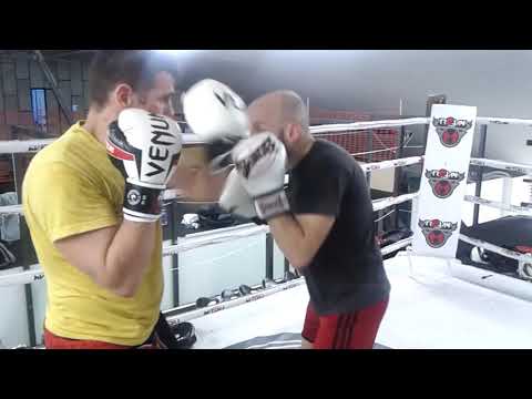 THAI BOXE PARMA Muay thai stile Olandese