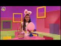 Hi 5 Fely Makes Easter Bunny Pinata
