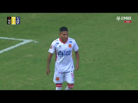 RUIDÍAZ misses an incredible goal against Alianza Lima after a backheel pass from Neri Bandiera