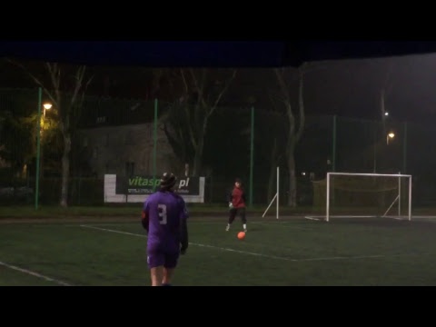 30.11 Politologia UWr (fioletowe) - JM Auto Team (białe)